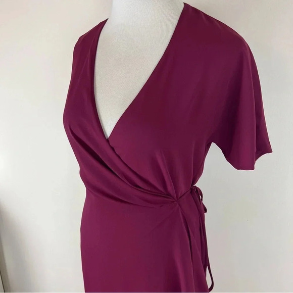 Aritzia Babaton Wallace Red Maroon Short Sleeve Wrap Dress Size XS B37 - Picture 8 of 8